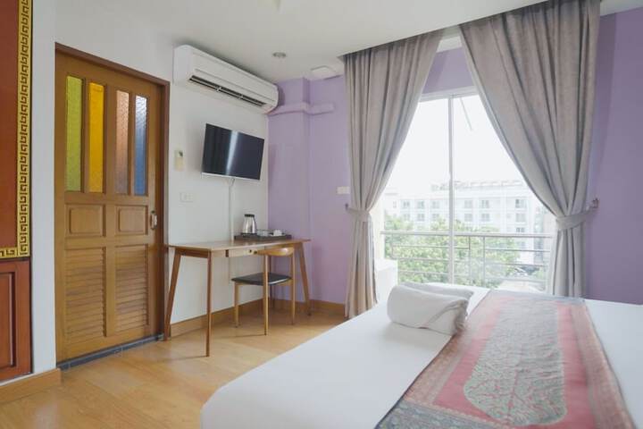 Room 27 of 51