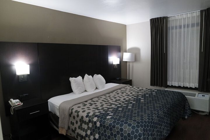 Room 5 of 19