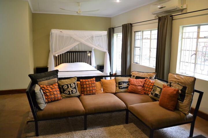 Room 3 of 38