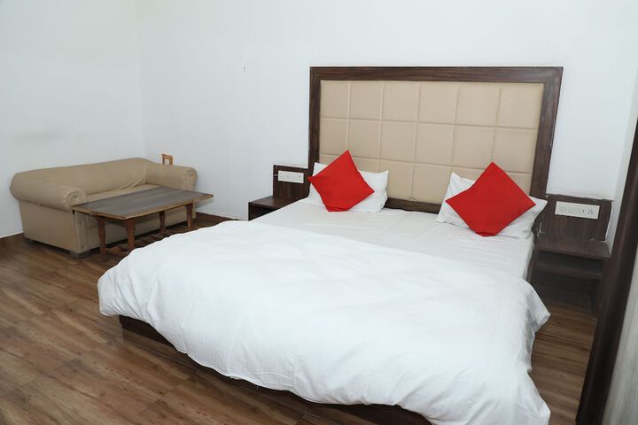 Room 4 of 14