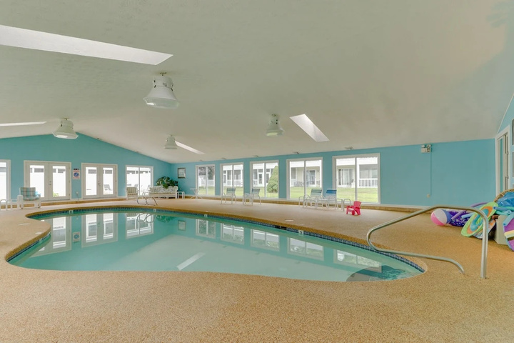 Pool 10 of 24