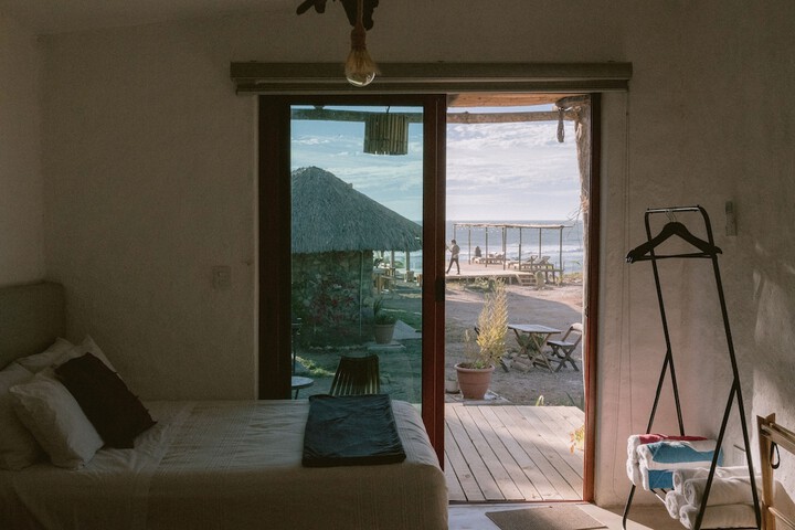 Room 6 of 68