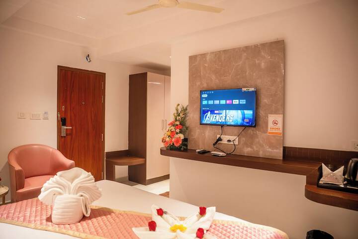 Room 33 of 76