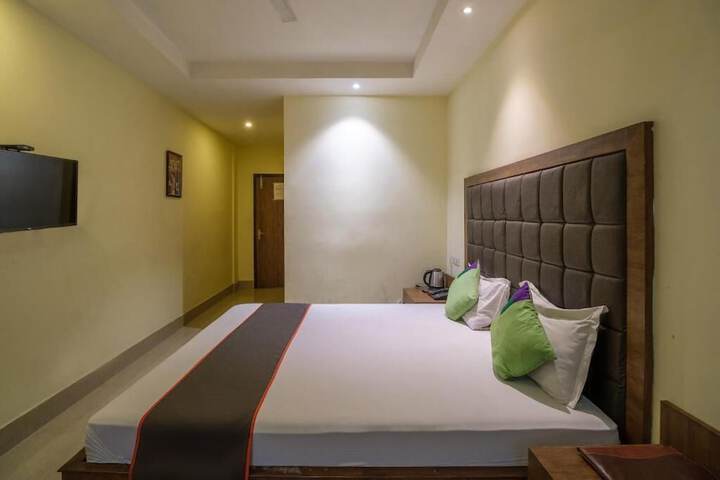 Room 3 of 18