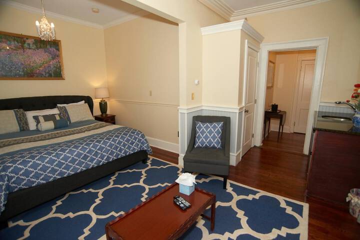 Room 33 of 51