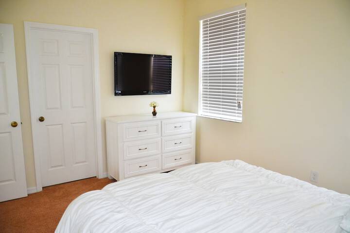 Room 5 of 43