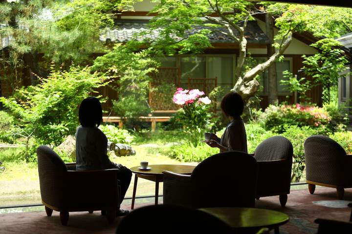 Guest Lobby