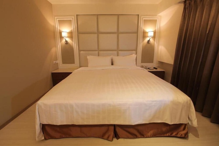 Room 34 of 62
