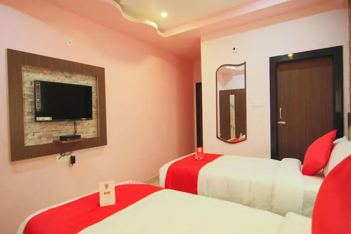 Room 2 of 10