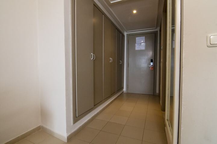 Room 12 of 109