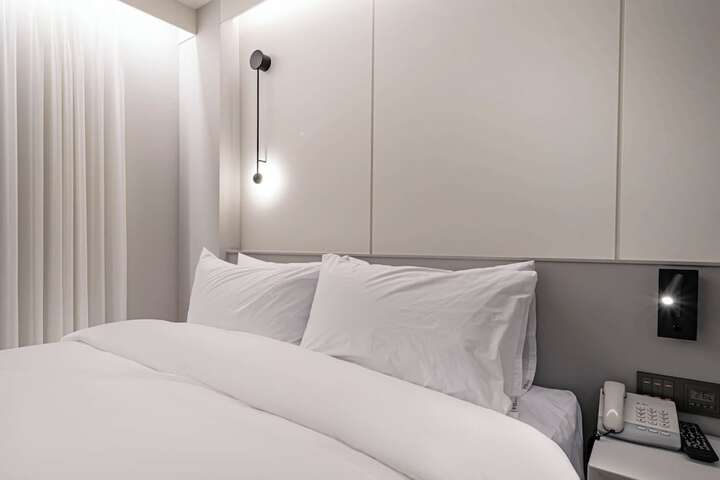Room 29 of 37