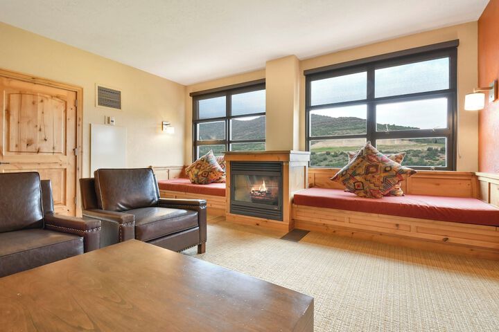 Room 93 of 181