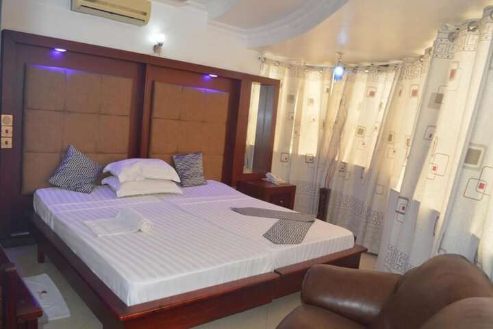 Room 3 of 12