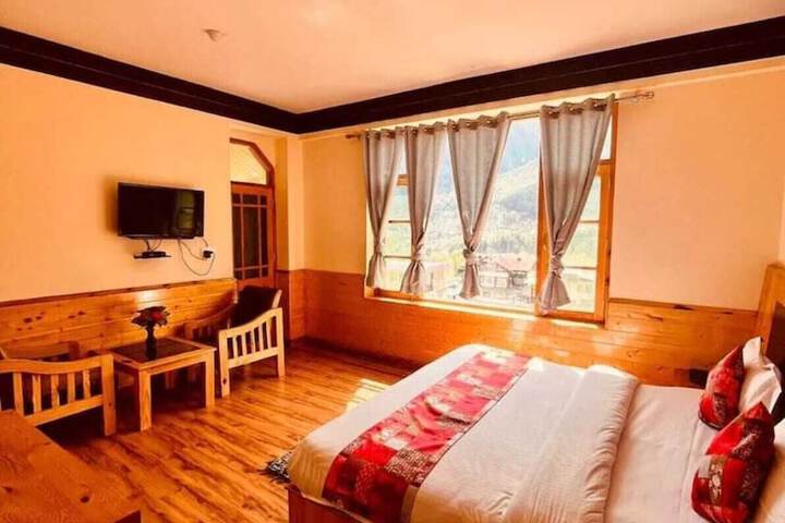 Room 4 of 25