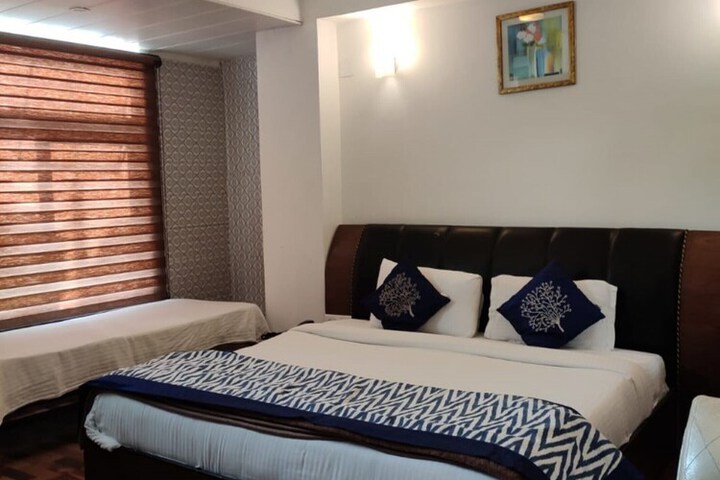 Room 4 of 15