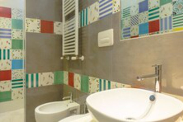 Room 2 of 43
