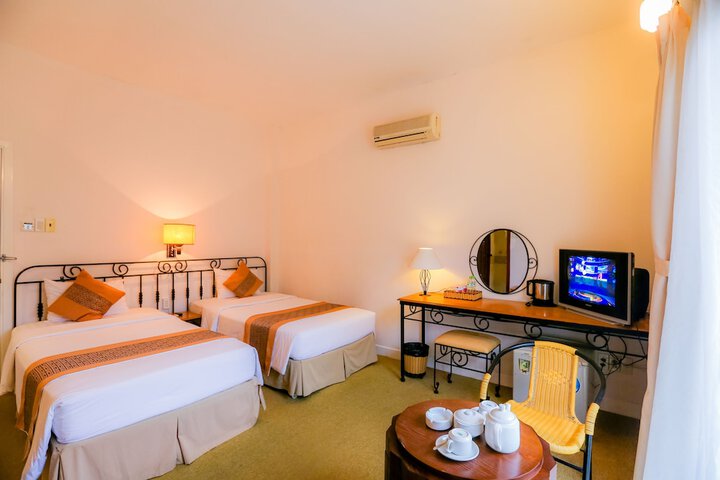 Room 6 of 40