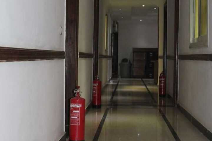 Ballroom/Hall 22 of 24