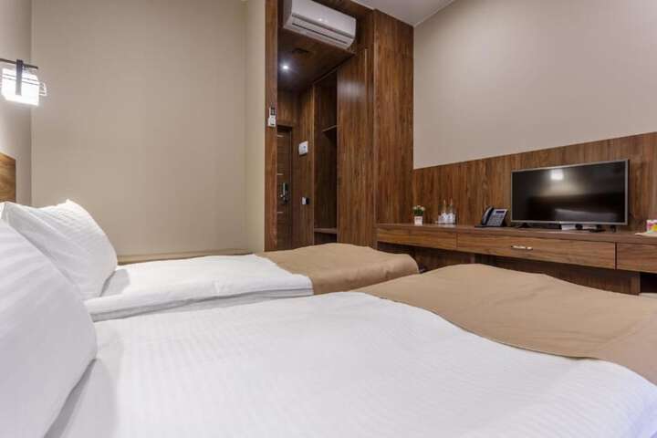 Room 3 of 47
