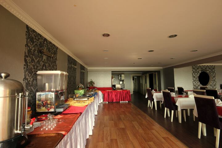 Dining Photos