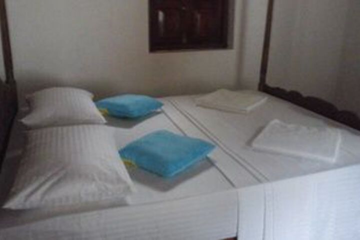 Room 21 of 27
