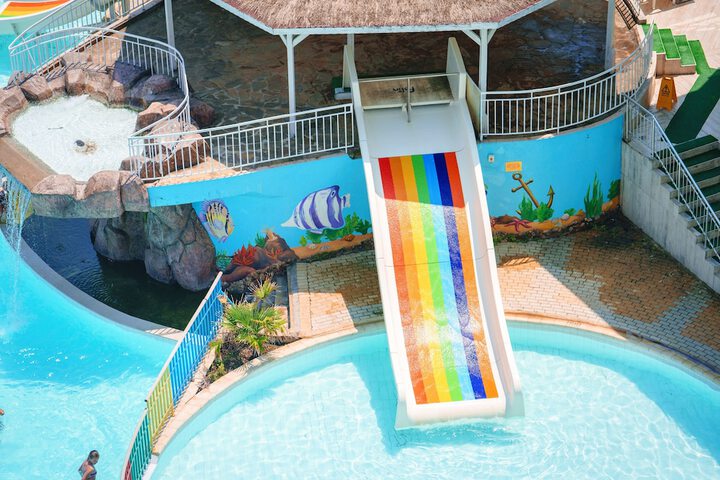 Pool 30 of 48