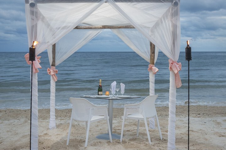 Dining 62 of 95