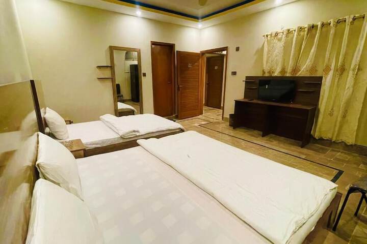 Room 10 of 36