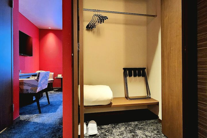 Room 73 of 138
