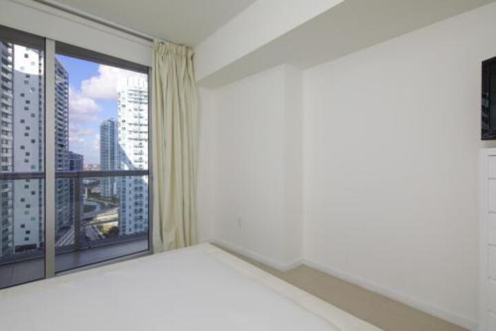 Miami Icon Brickel Luxury Condo in Miami, FL