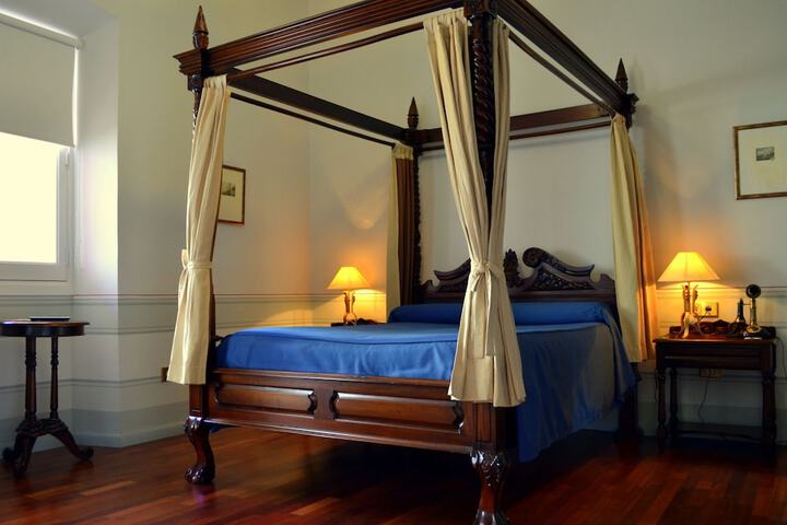 Room 10 of 72