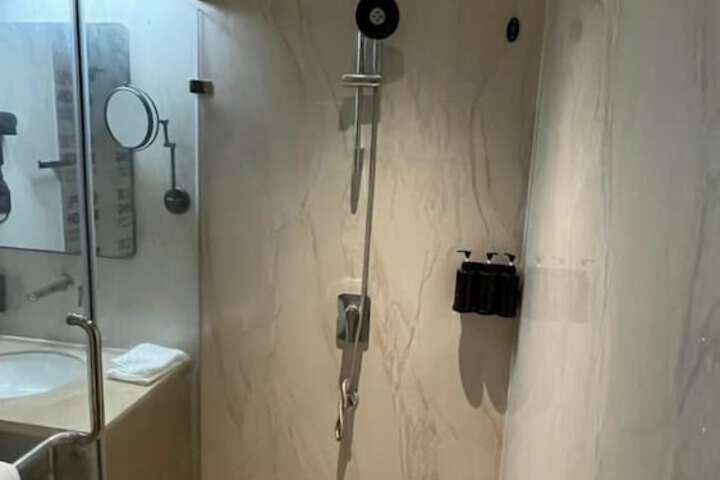 Room 19 of 25