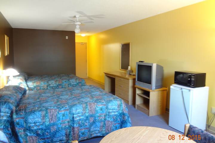 Room 6 of 63