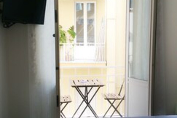 Room 70 of 126