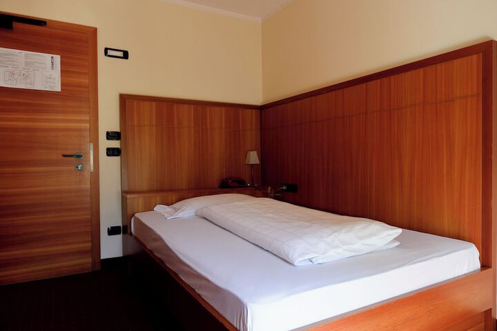 Room 46 of 79