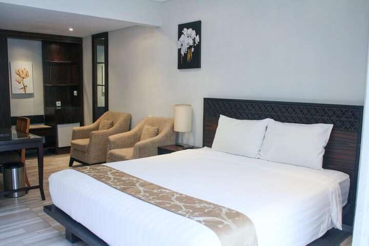 Room 8 of 24