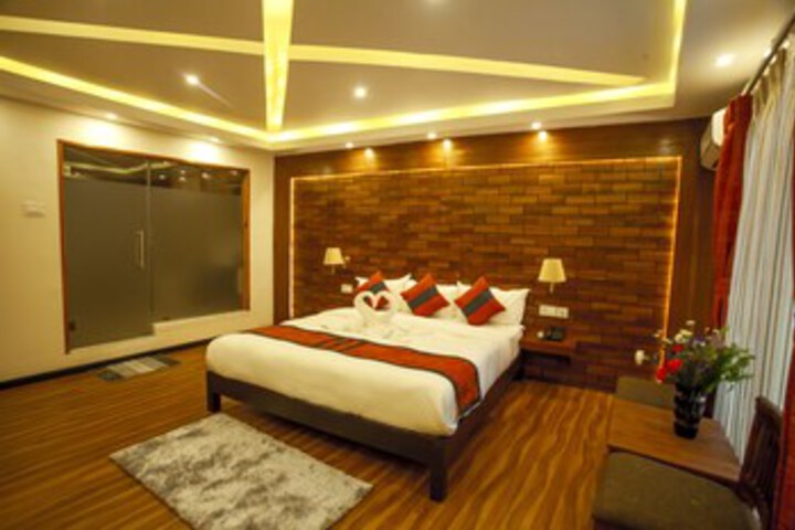 Room 28 of 339
