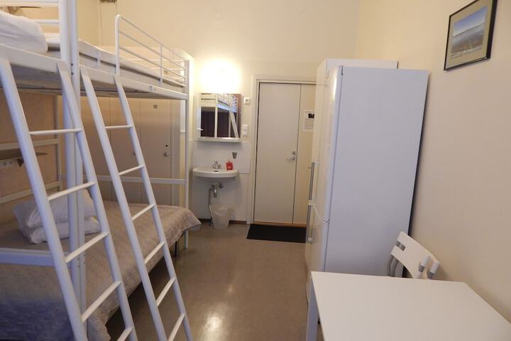 Room 34 of 86