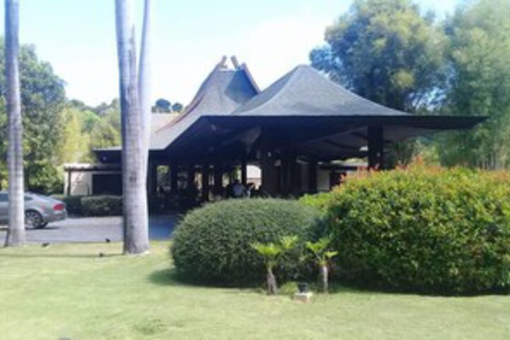 Hotel Exterior 13 of 42