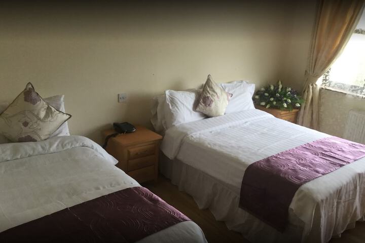 Room 6 of 28