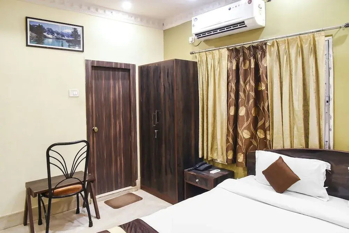 Room 3 of 9