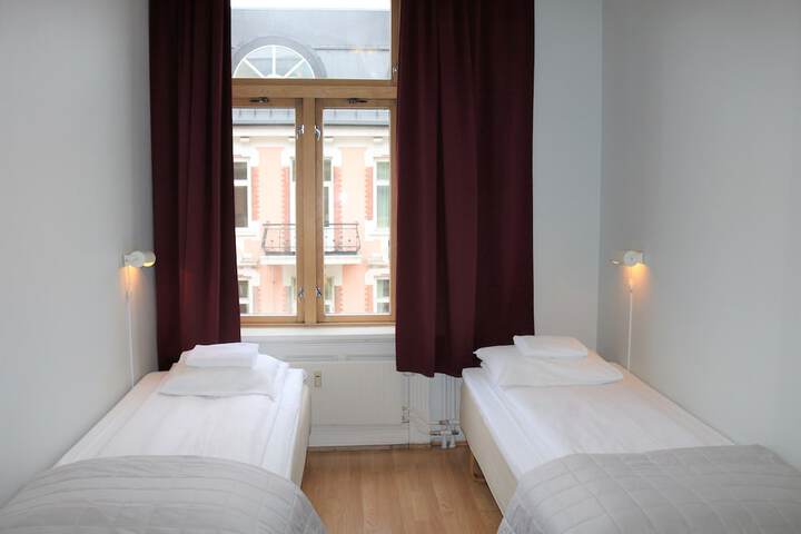 Room 15 of 60