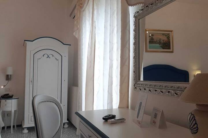 Room 7 of 50
