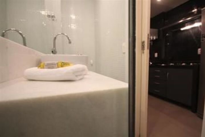 Room 4 of 15