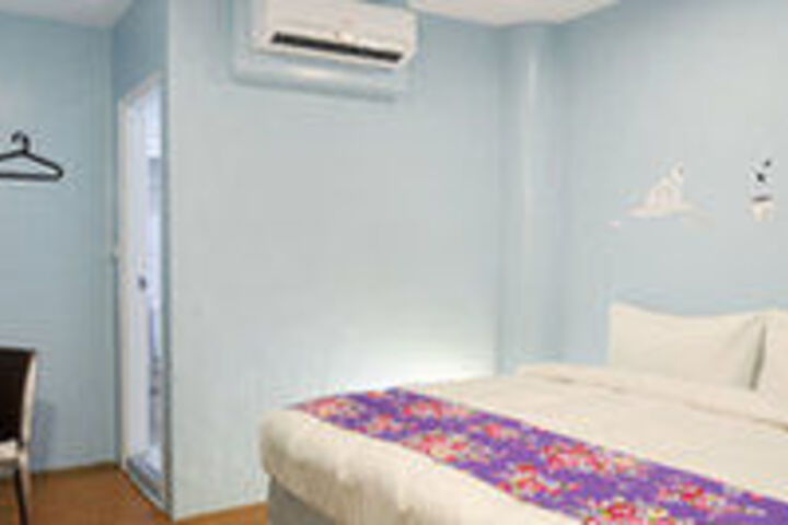 Room 9 of 30