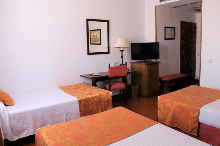 Room 10 of 34