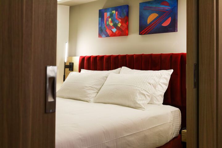 Room 36 of 74