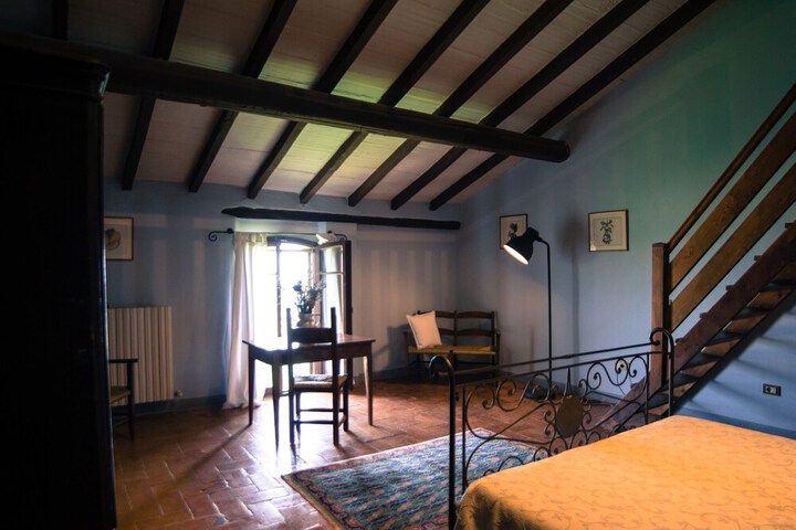 Room 17 of 46