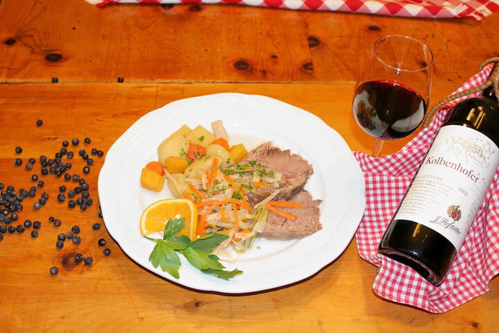 Dining 37 of 60
