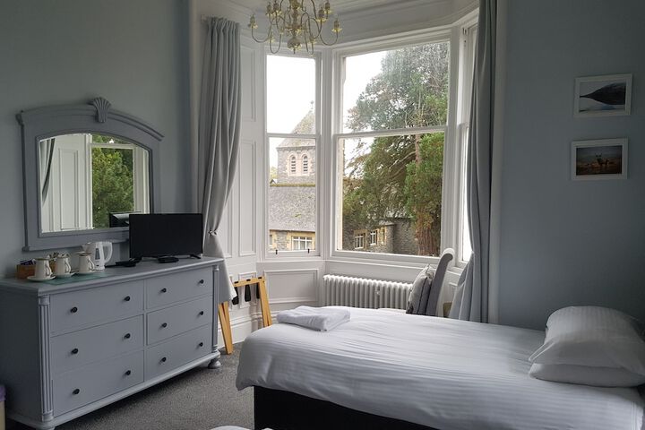 Room 8 of 32